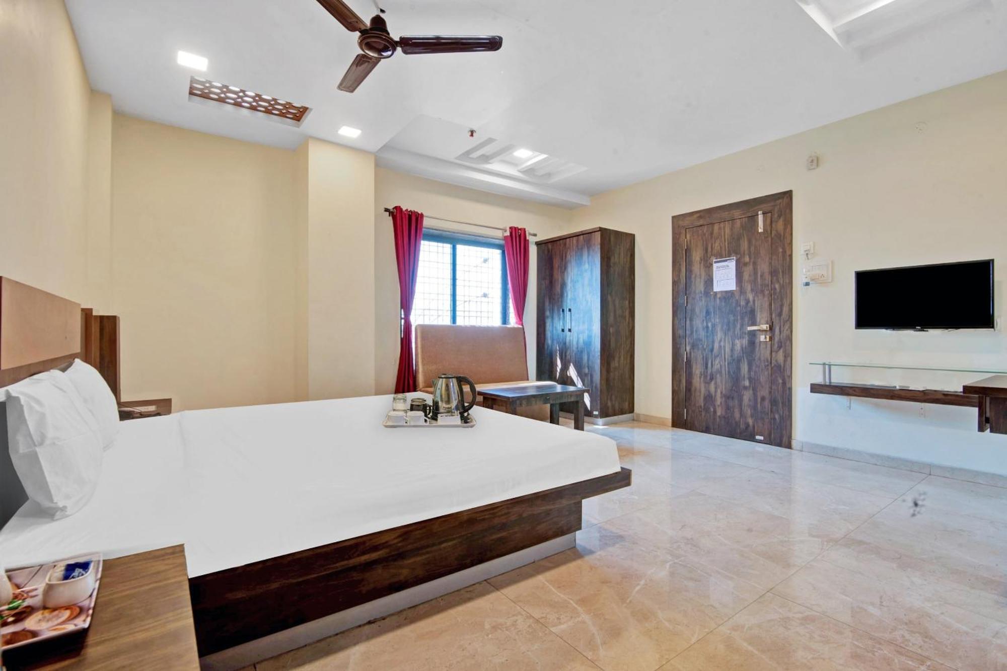 Townhouse 700 Hotel Krishna. Nagpur Bagian luar foto
