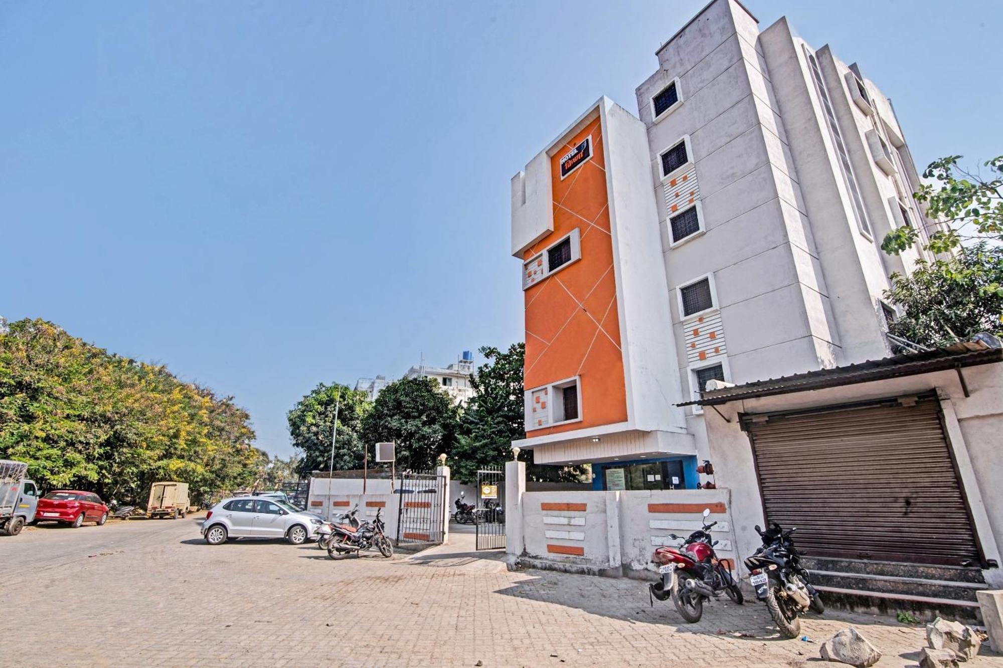 Townhouse 700 Hotel Krishna. Nagpur Bagian luar foto