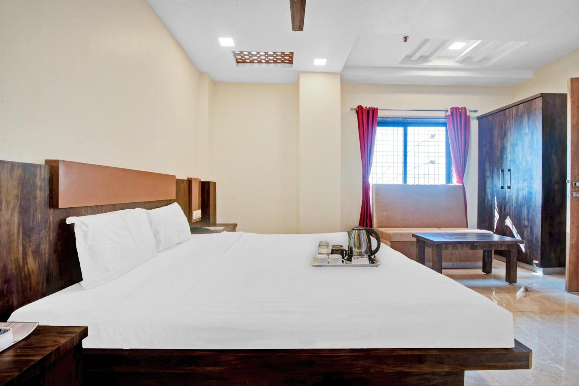 Townhouse 700 Hotel Krishna. Nagpur Bagian luar foto