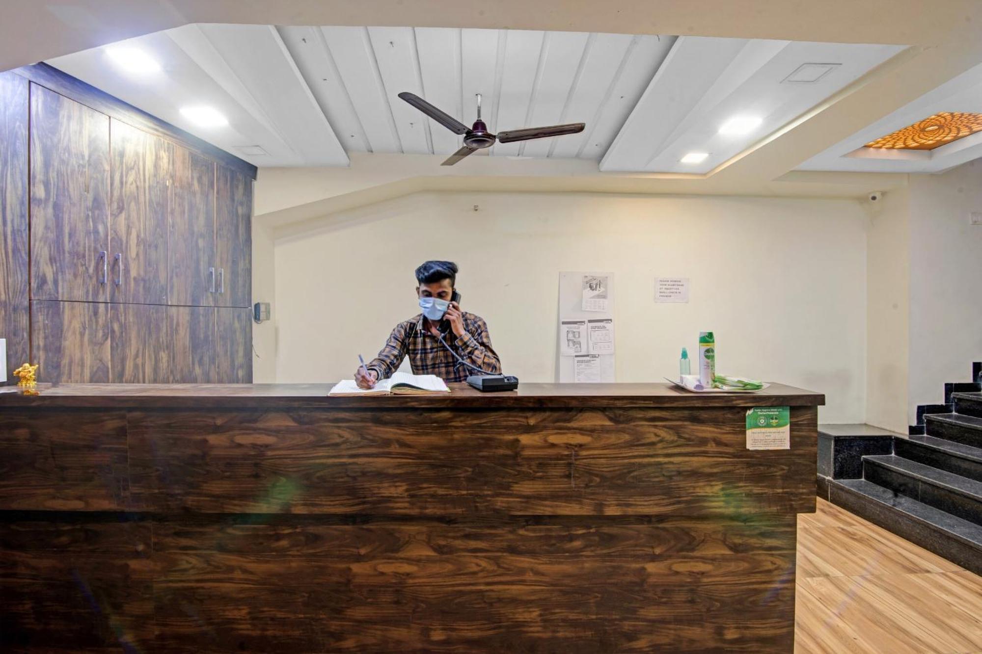 Townhouse 700 Hotel Krishna. Nagpur Bagian luar foto